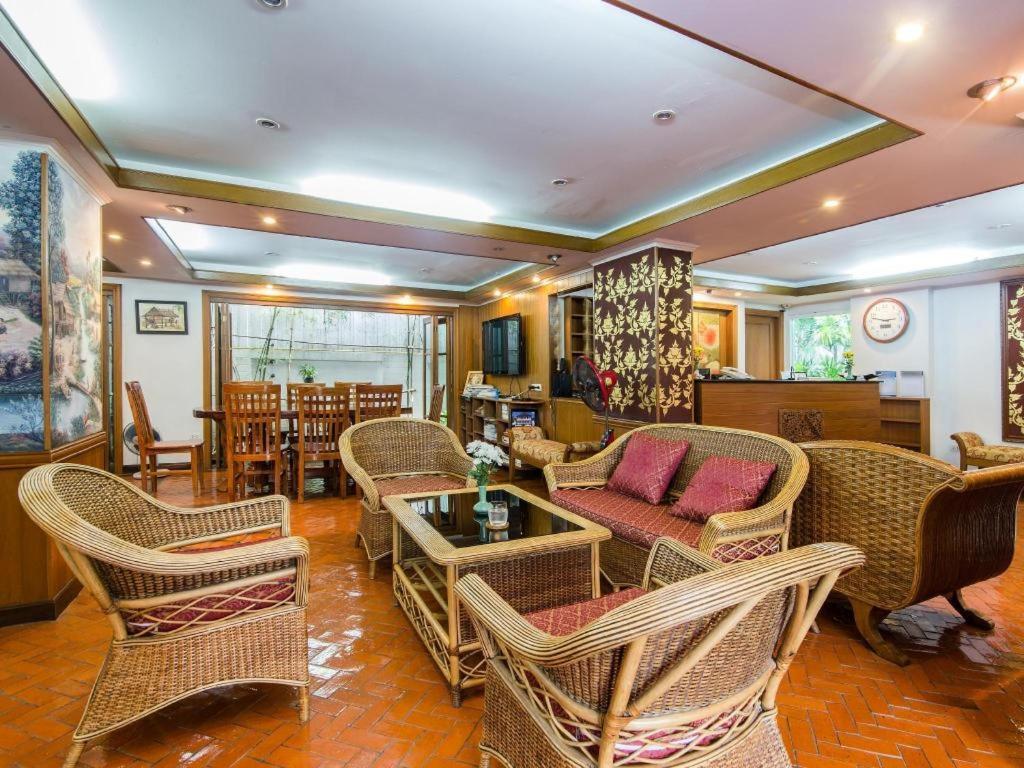 Chada Thai House Pattaya Exterior foto